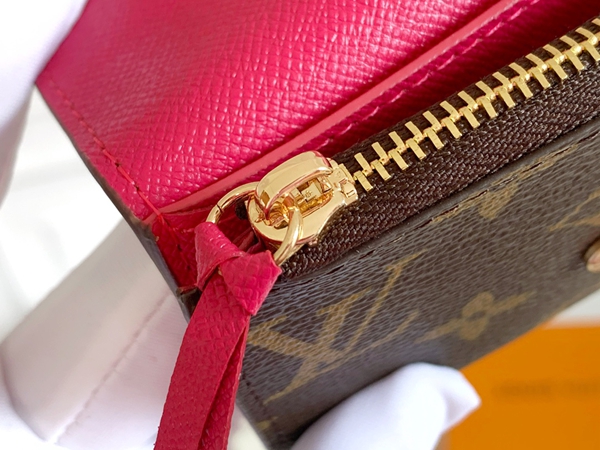 LVコピーウォレット着用イメージ